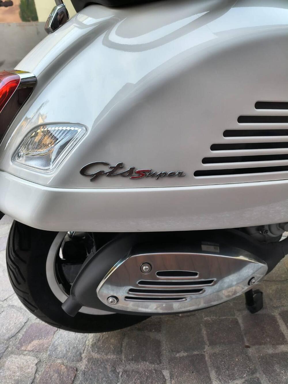 Vespa GTS 300 Super Hpe (2018 - 19) (10)