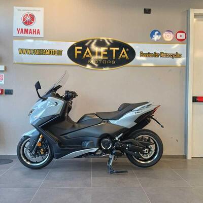 Yamaha T-Max 560 Tech Max (2025 - 26) usata