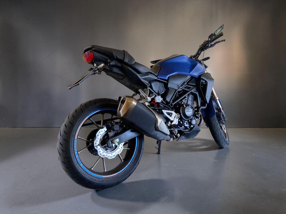 Honda CB 300 R (2022 - 26) (3)