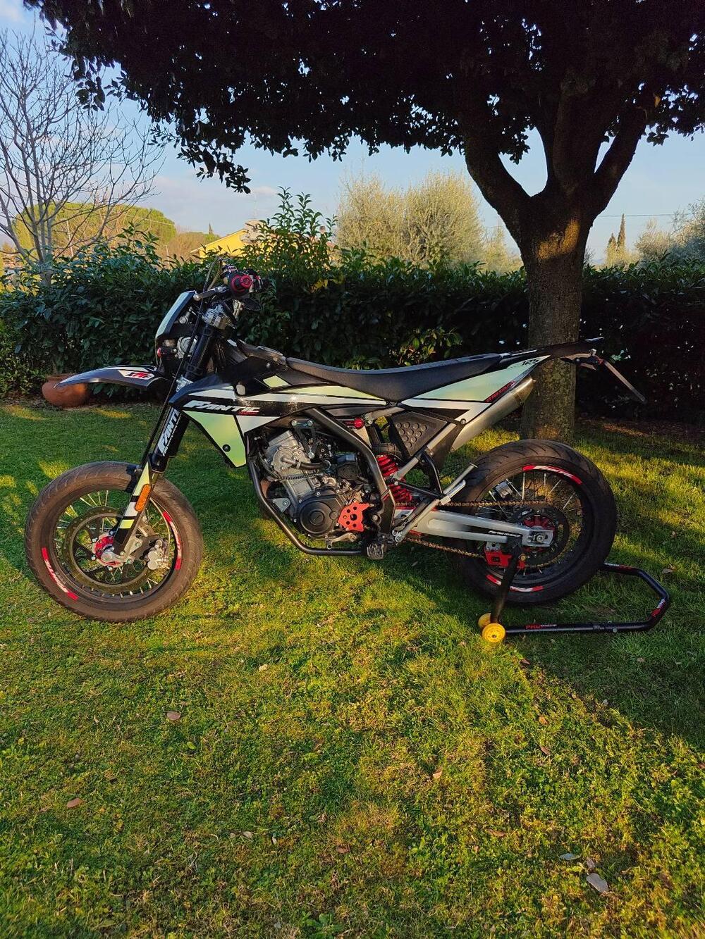 Fantic Motor XMF 125 Motard Performance 4t (2021 - 22) (2)