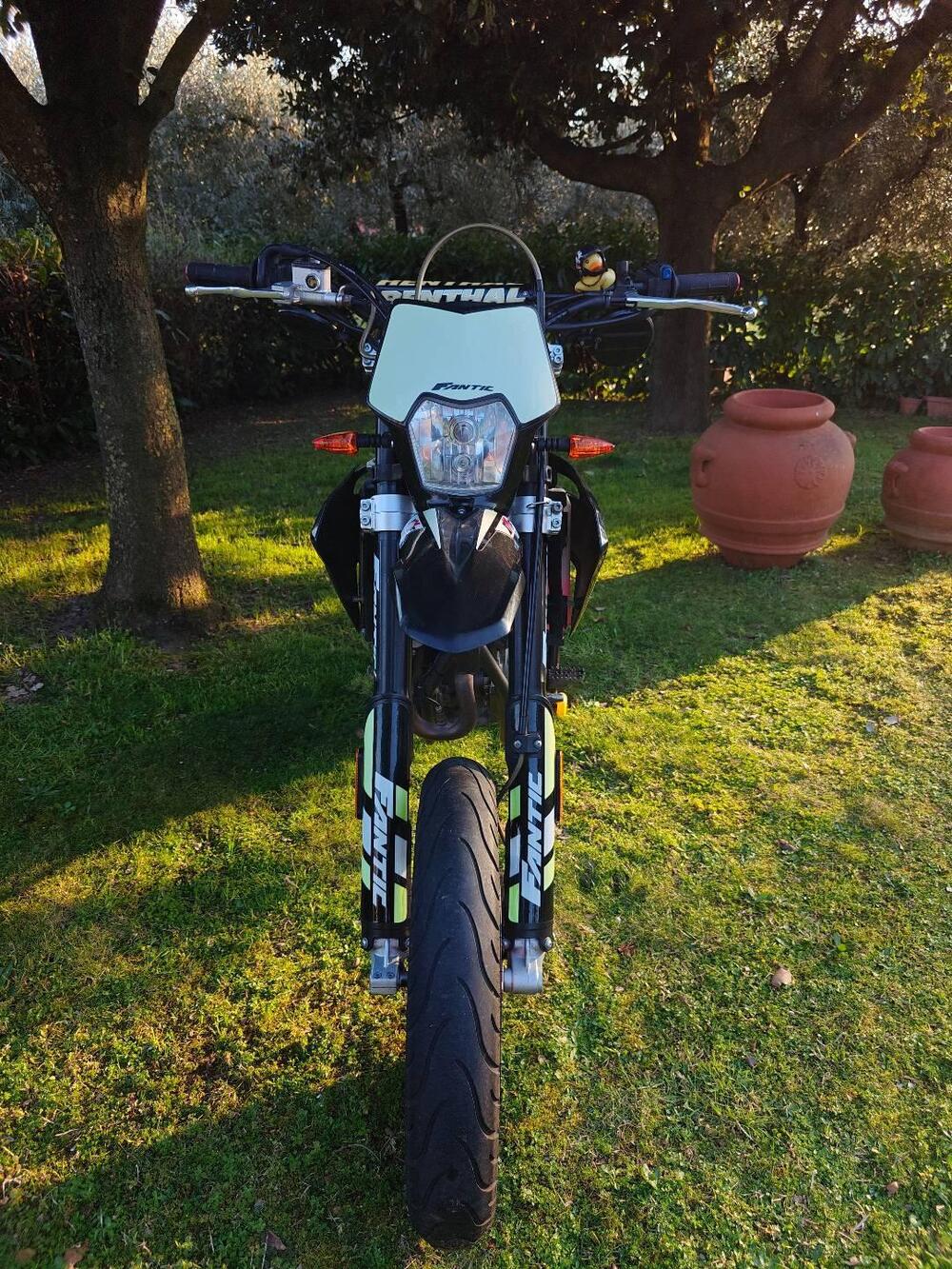 Fantic Motor XMF 125 Motard Performance 4t (2021 - 22) (4)