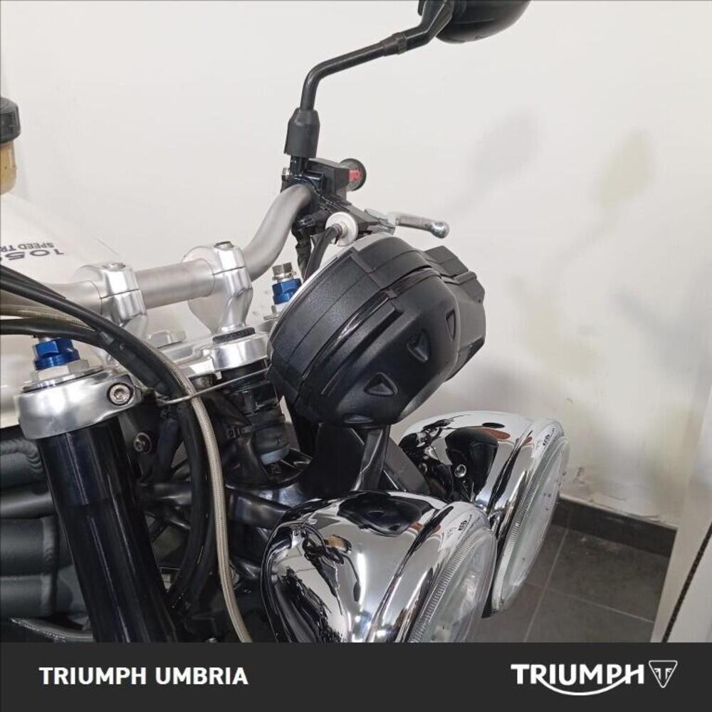 Triumph Speed Triple 1050 (2005 - 11) (11)