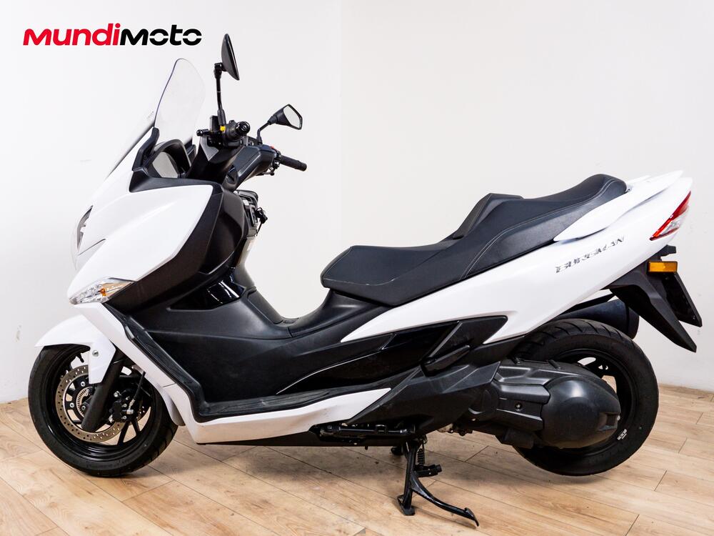 Suzuki Burgman 400 (2022 - 24) (6)