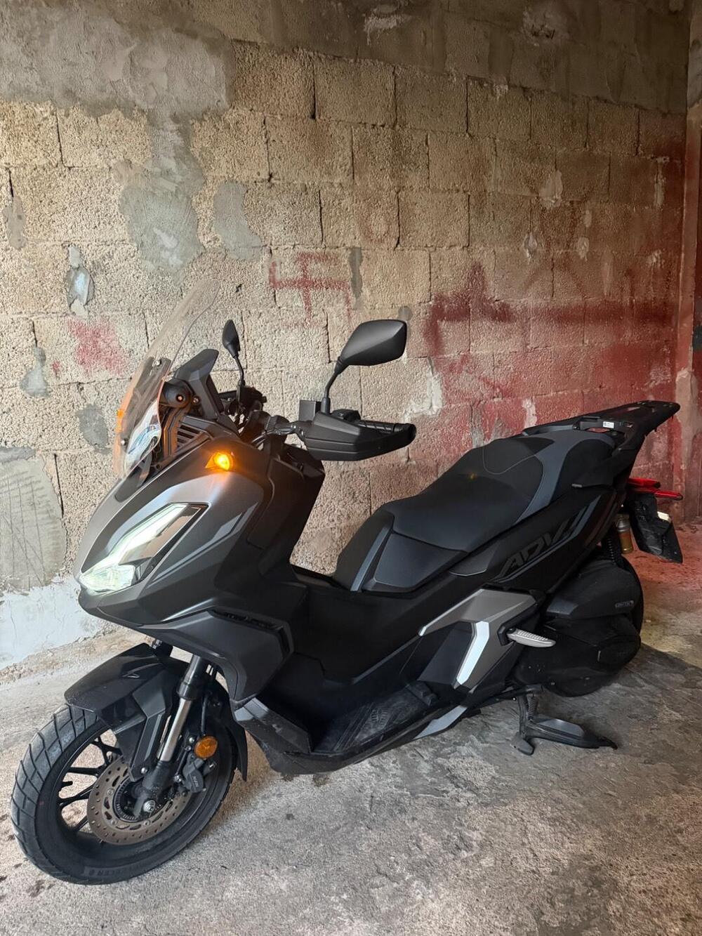 Honda ADV 350 Special Edition (2025 - 26) (3)