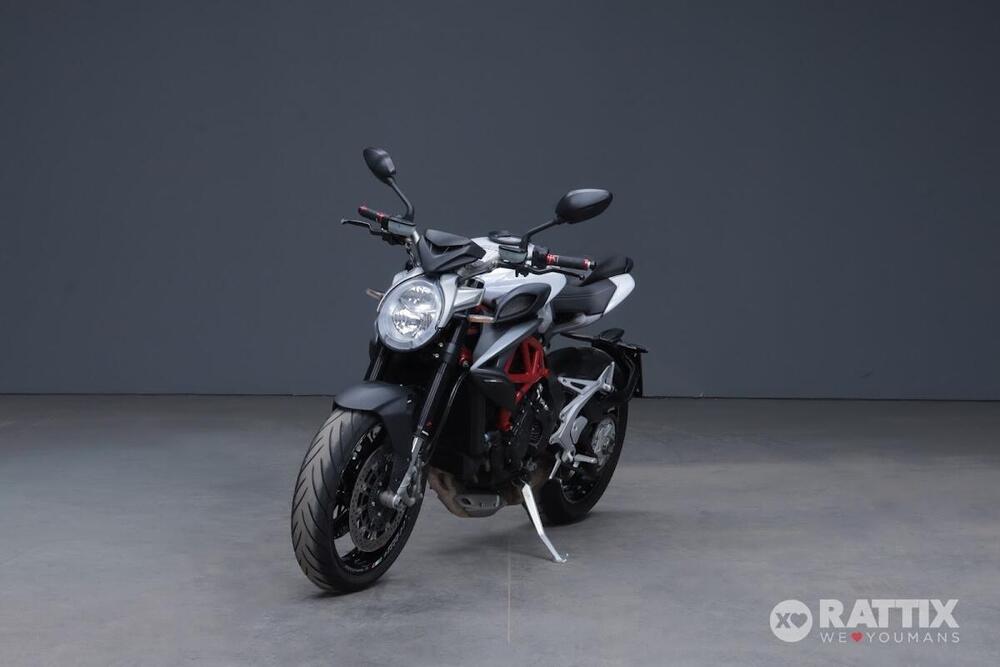 MV Agusta Brutale 800 (2012 - 15) (2)