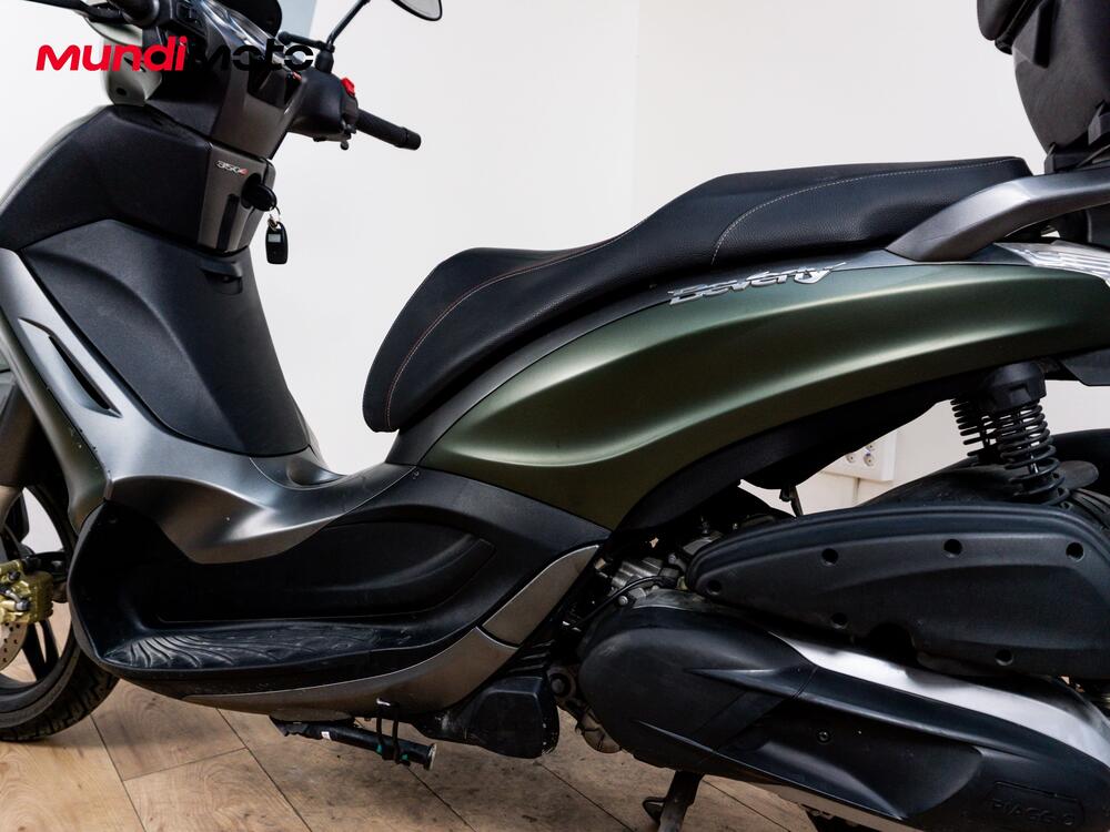 Piaggio Beverly 350 SportTouring ie ABS (2011 - 17) (10)