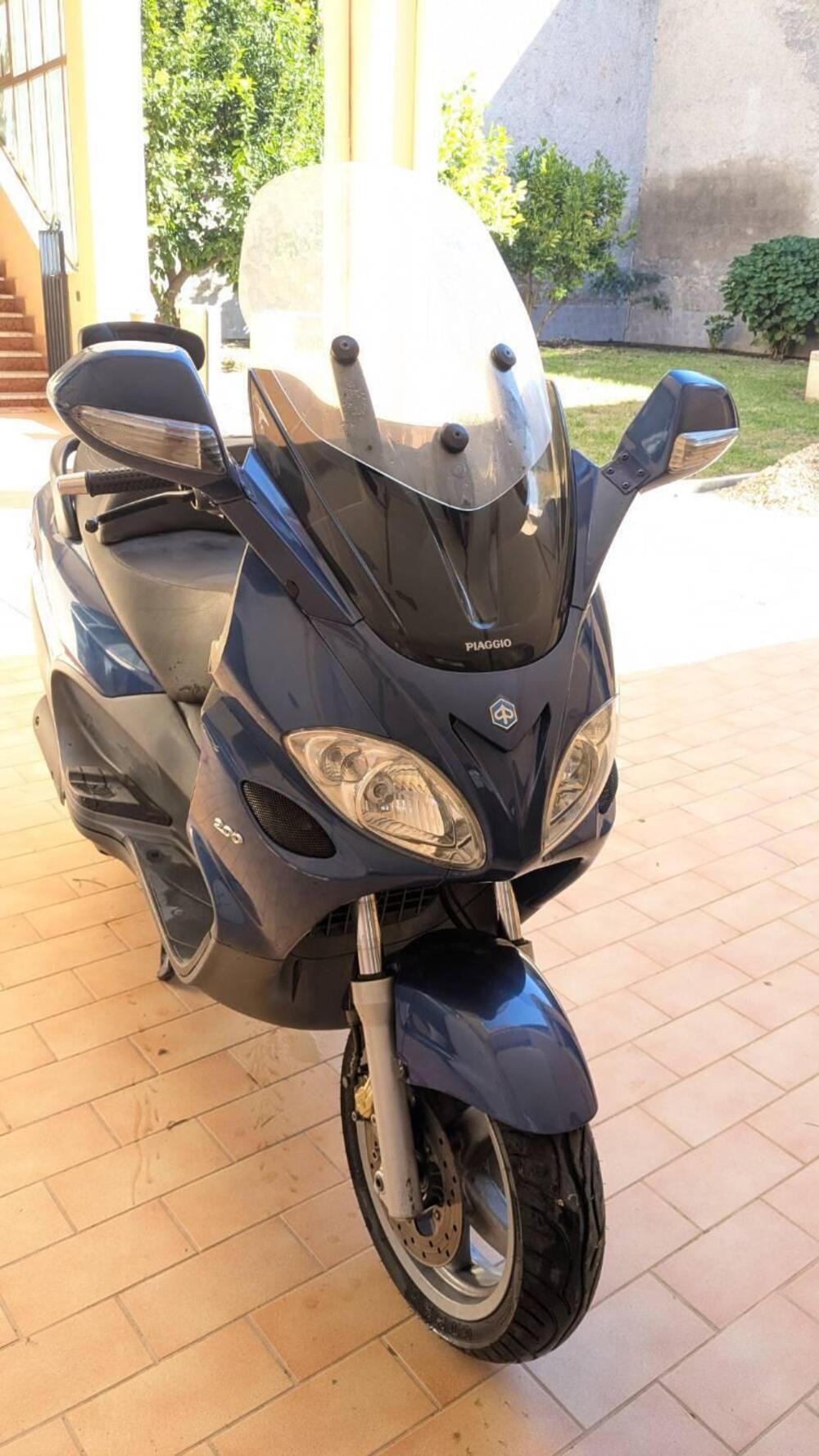 Piaggio x9 200