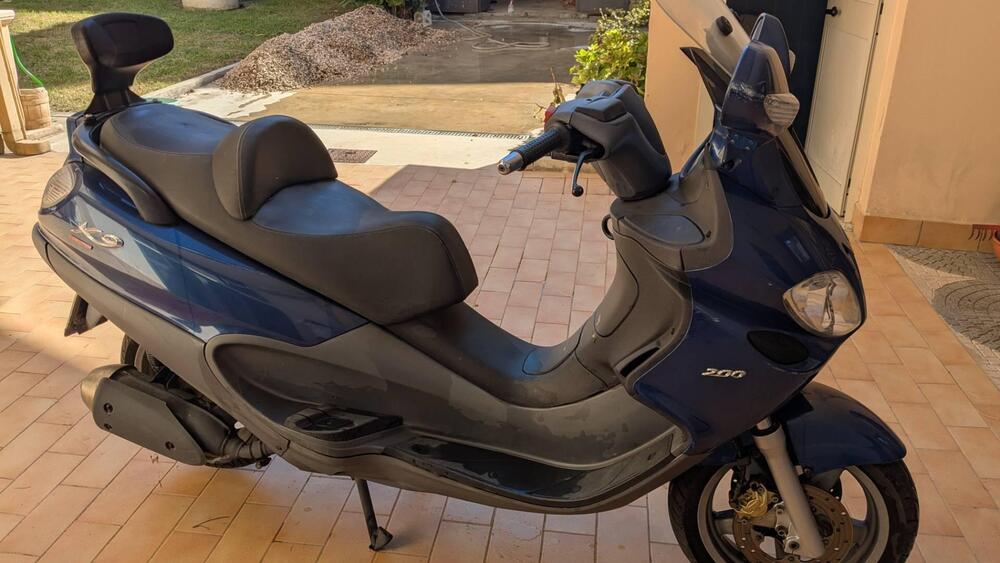 Piaggio x9 200 (2)
