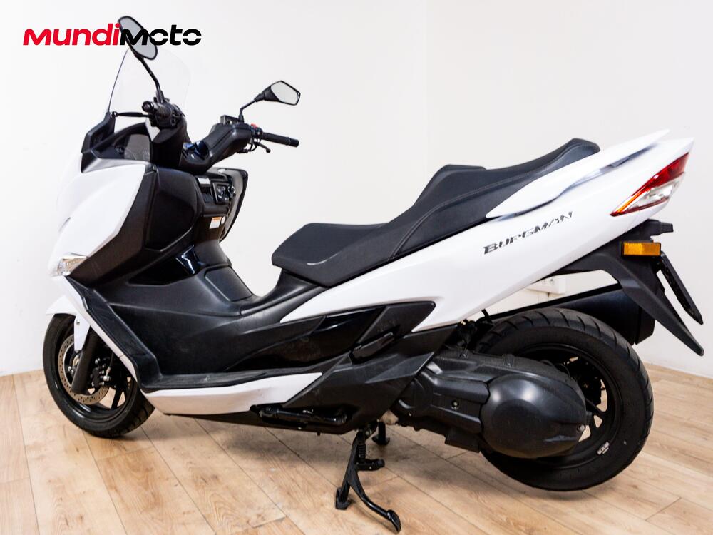 Suzuki Burgman 400 (2022 - 24) (7)