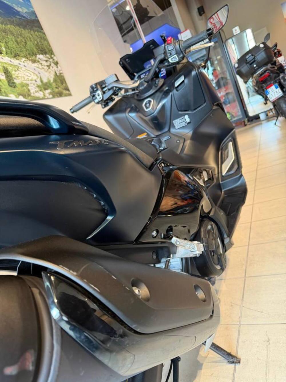 Yamaha T-Max 560 Tech Max (2022 - 24) (4)