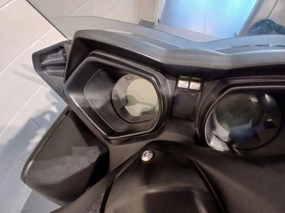 Yamaha X-Max 125 (2014 - 16) (5)