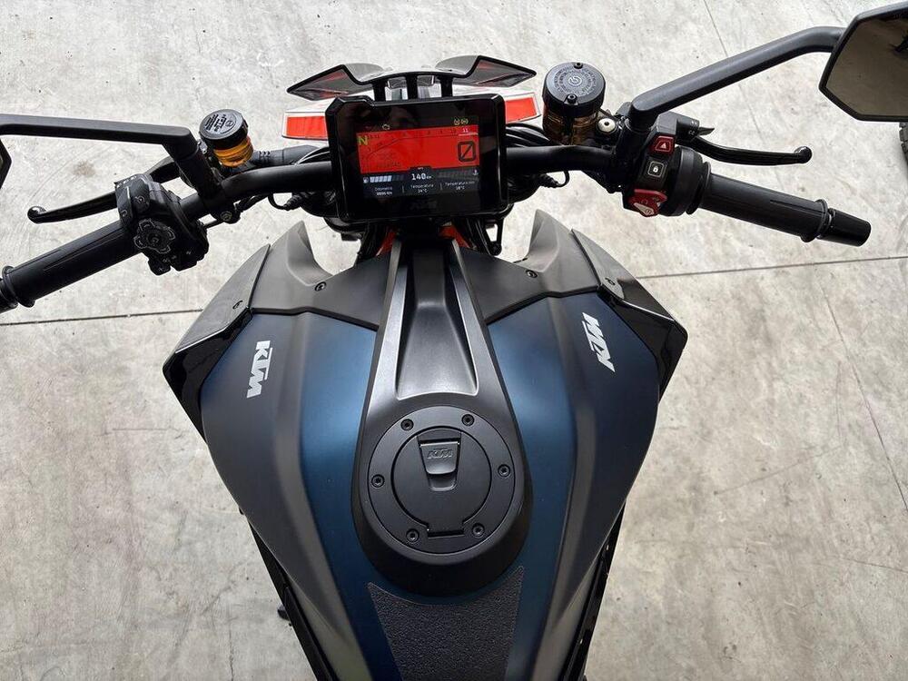 KTM 1290 Super Duke R (2022 - 23) (7)