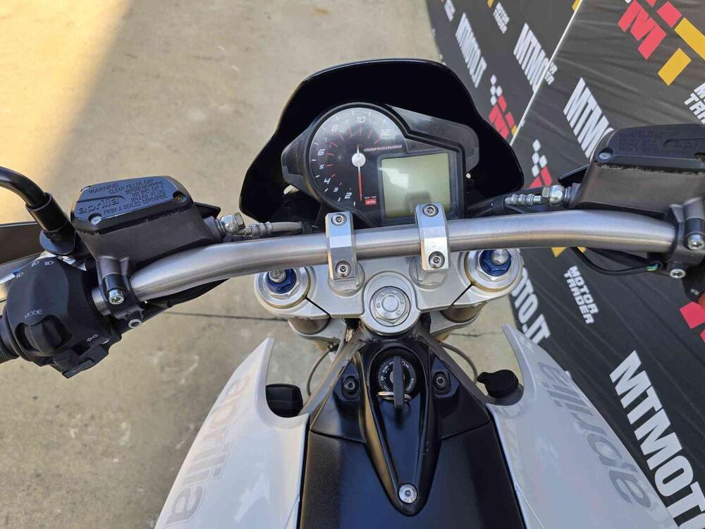 Aprilia Dorsoduro 750 (2009 - 14) (7)