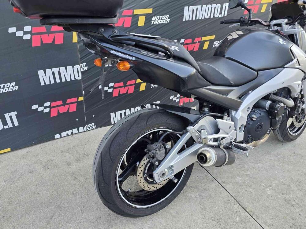 Suzuki GSR 600 (2006 - 11) (4)