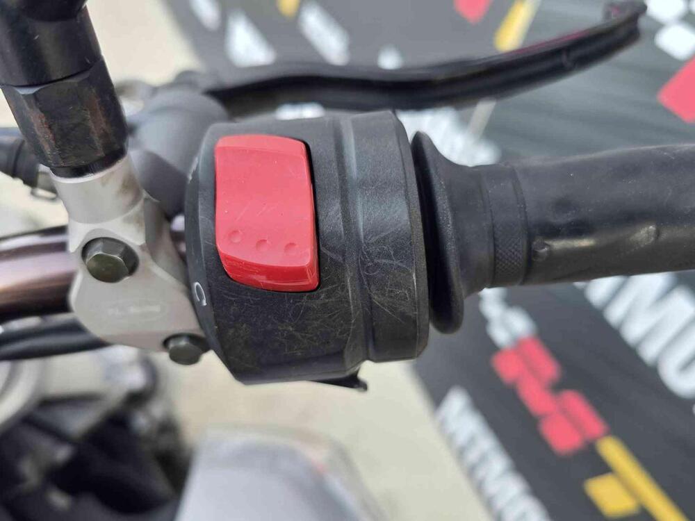 Suzuki GSR 600 (2006 - 11) (11)