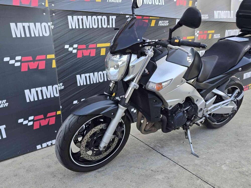 Suzuki GSR 600 (2006 - 11) (3)