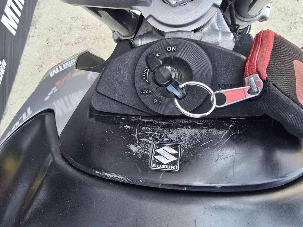 Suzuki GSR 600 (2006 - 11) (17)