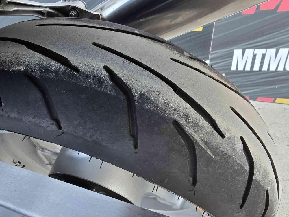 Honda CBR 1100 XX Superblackbird (1996 - 98) (16)