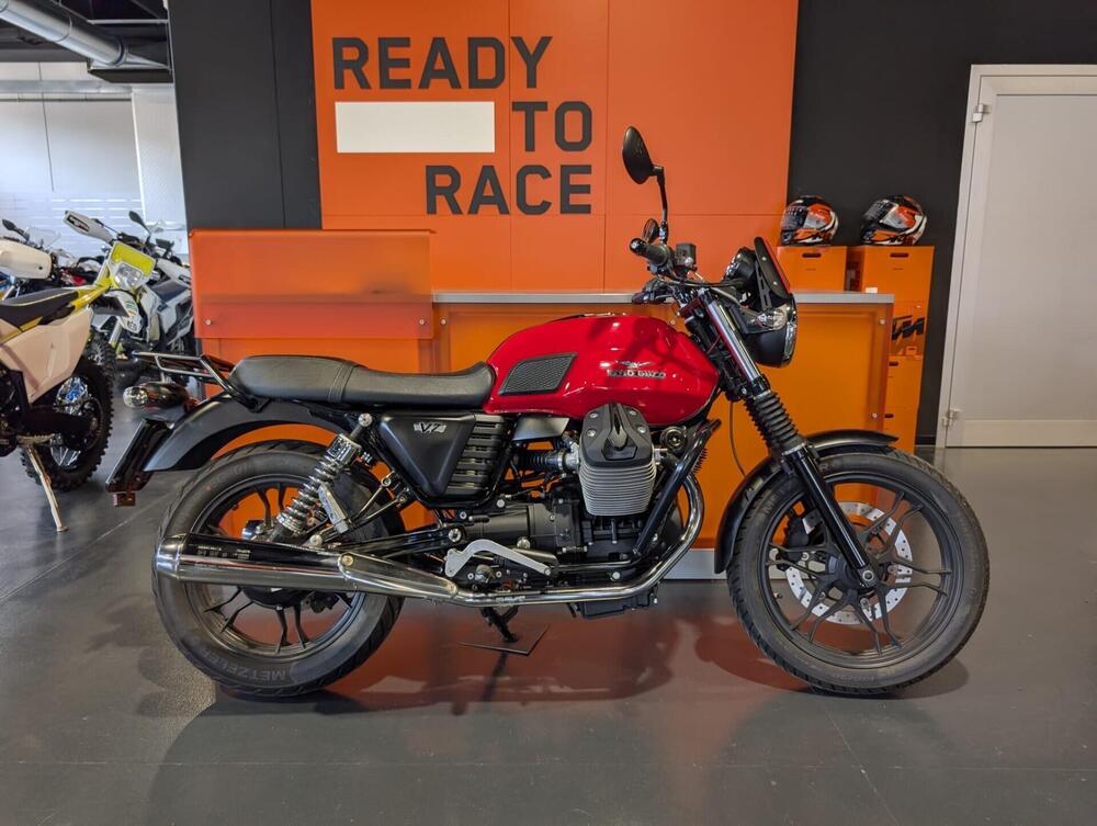 Moto Guzzi V7 Stone (2012 - 15)