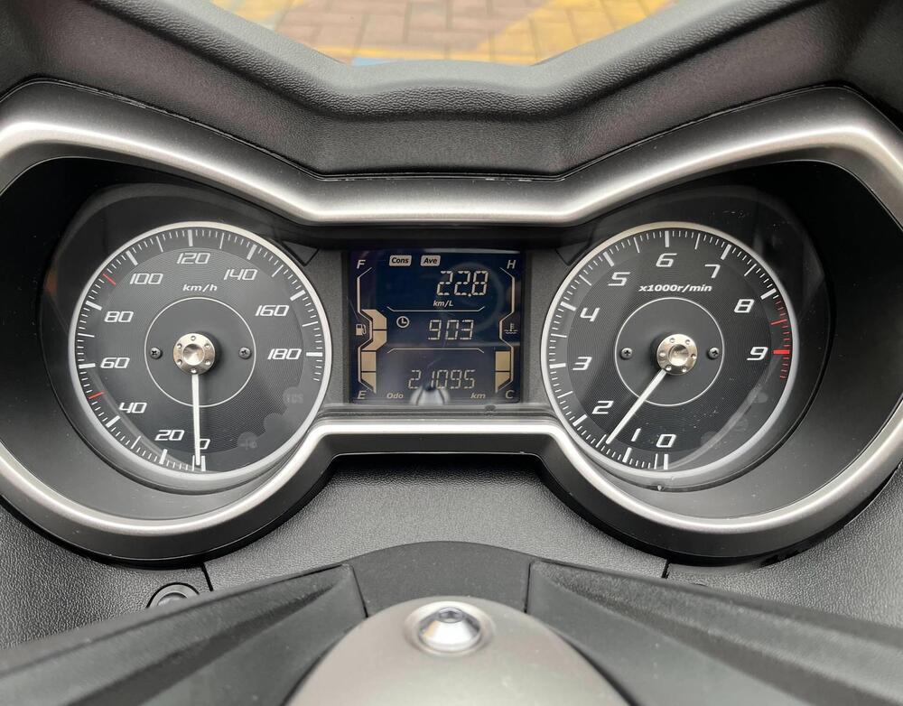 Yamaha X-Max 400 ABS (2017 - 20) (5)