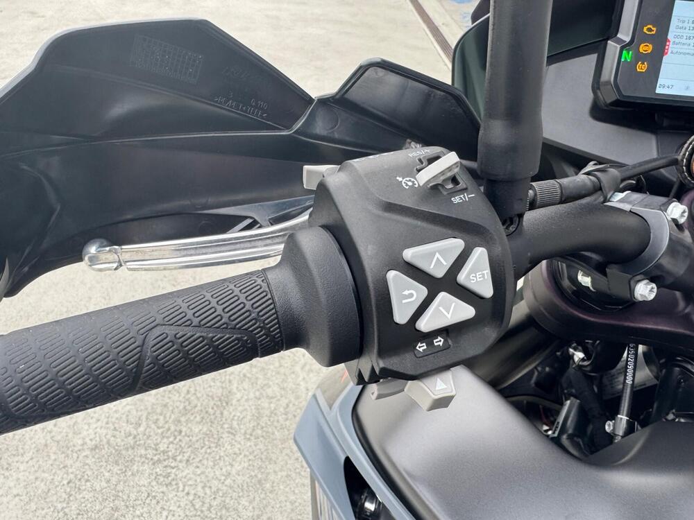 KTM 890 Adventure (2022) (4)