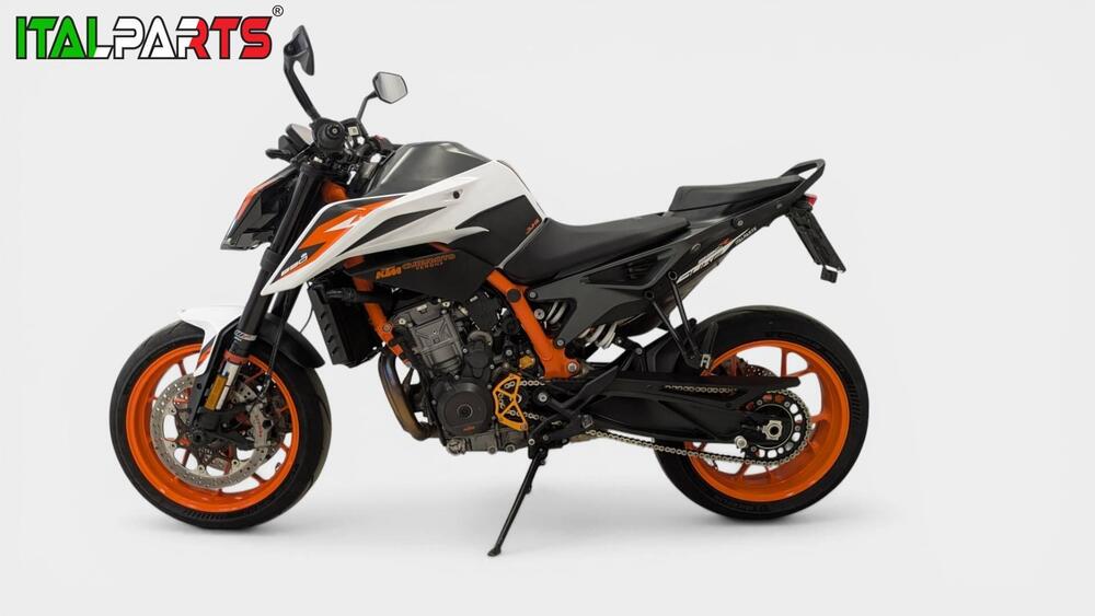 KTM 890 Duke R (2021) (3)