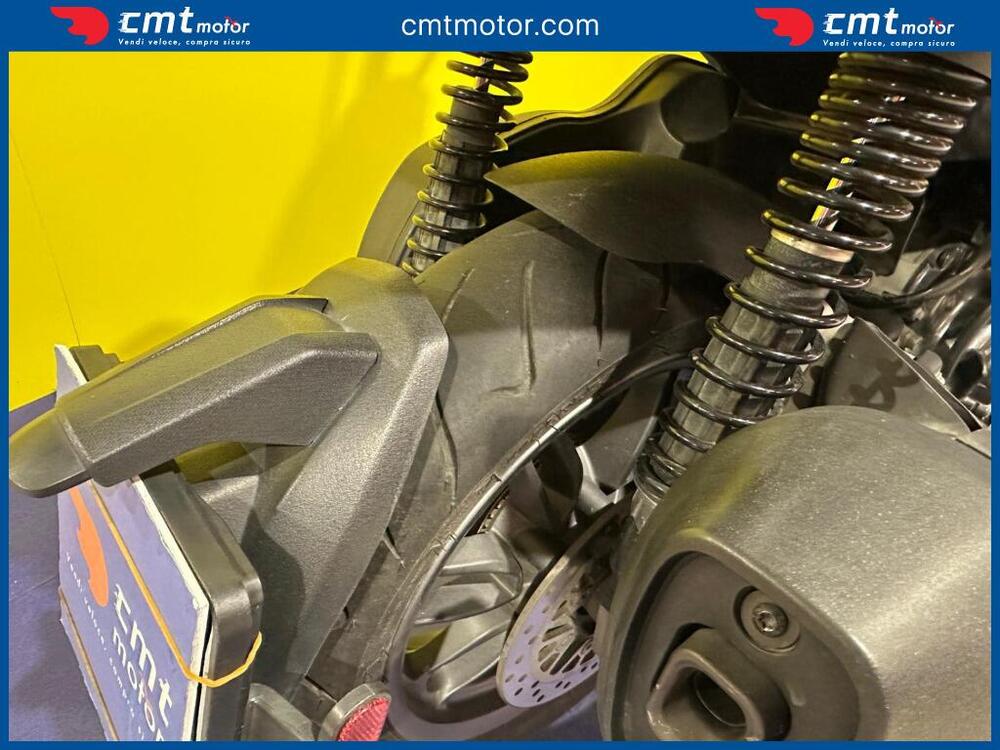 Piaggio Beverly 300 Hpe (2021) (8)