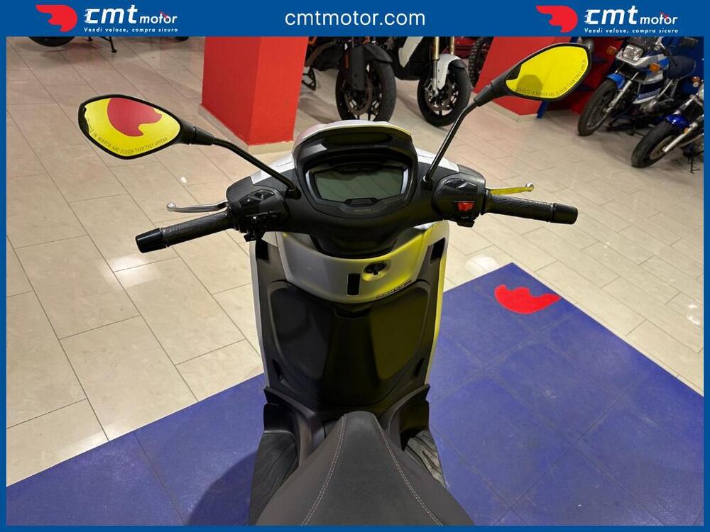 Piaggio Beverly 300 Hpe (2021) (11)