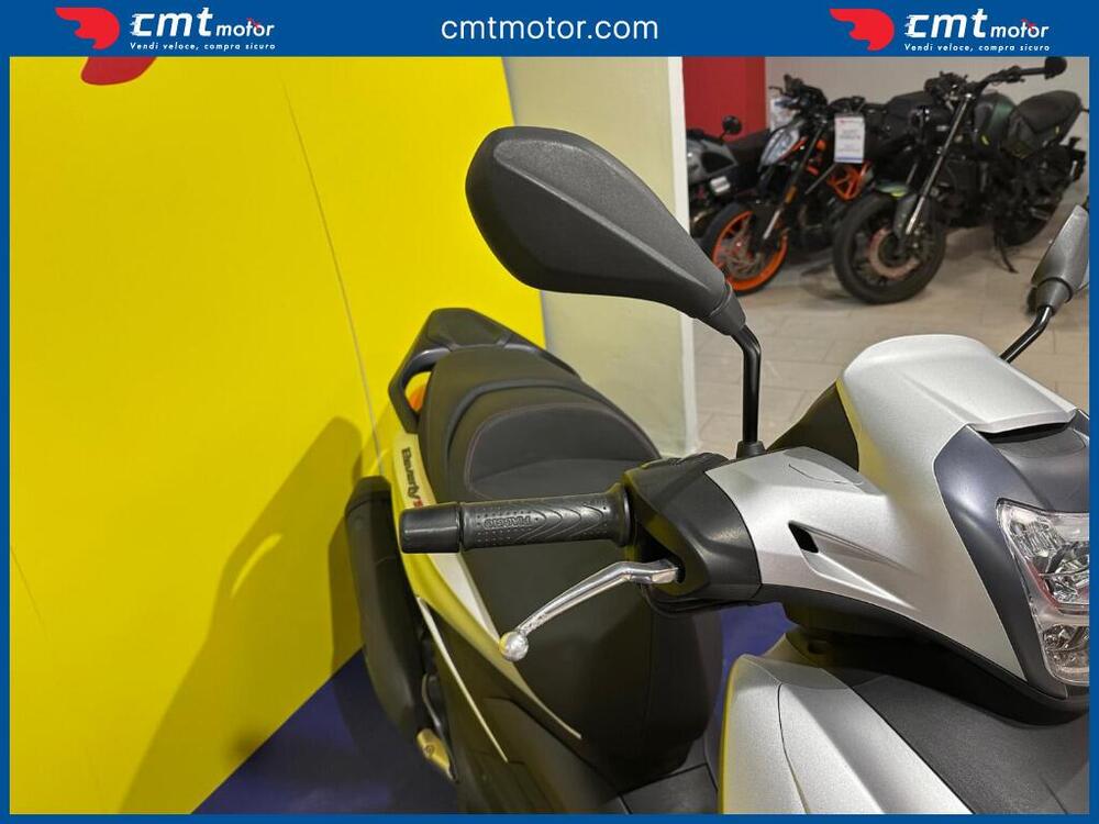 Piaggio Beverly 300 Hpe (2021) (13)