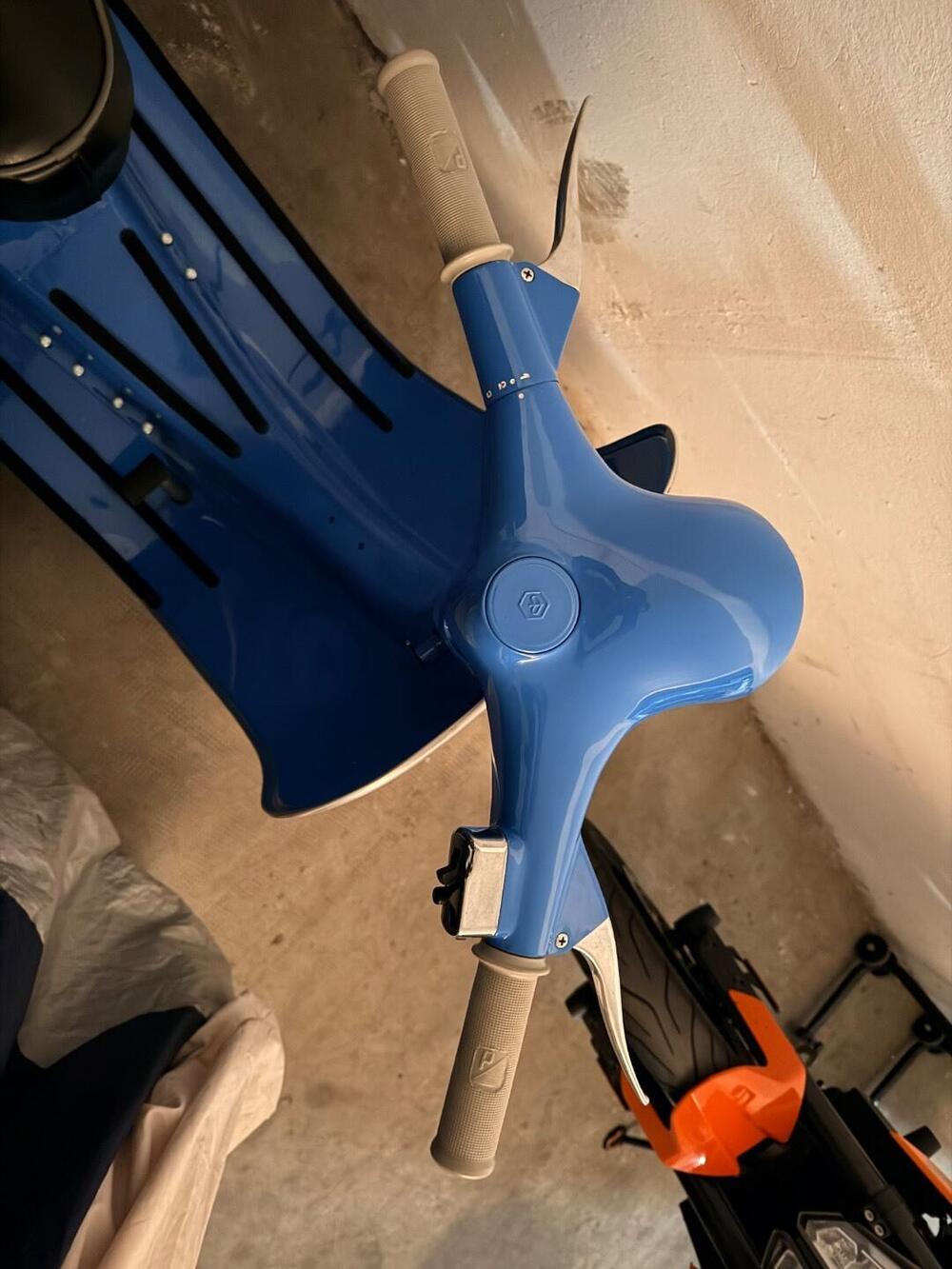 Piaggio Vespa 50R (3)