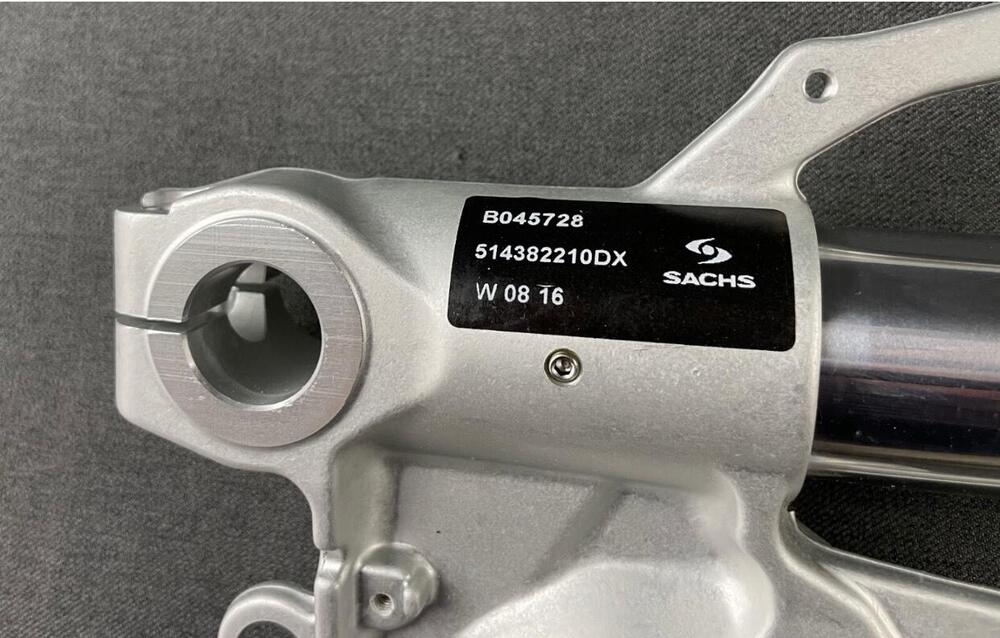 STELO DX SHACS ORIGINALE APRILIA CAPONORD ABS 1200 Sachs (4)