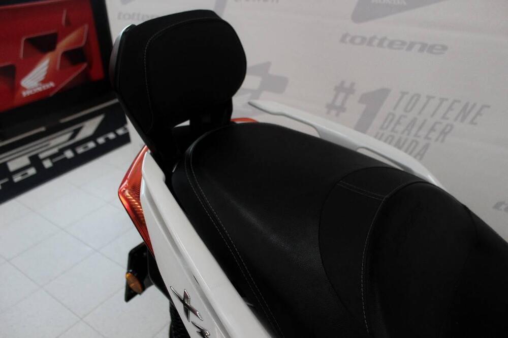 Yamaha X-Max 300 ABS (2017 - 20) (5)