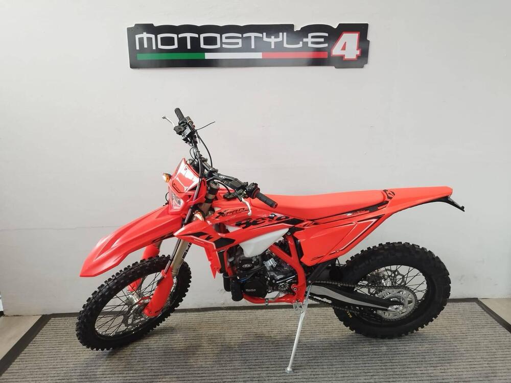 Betamotor RR X-PRO 300 2T Enduro (2026) (2)