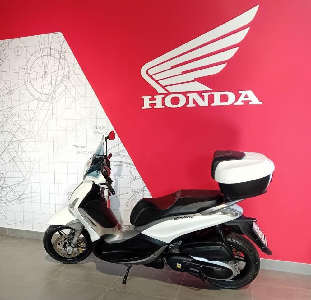 Piaggio Beverly 350 SportTouring ie ABS (2011 - 17) (2)