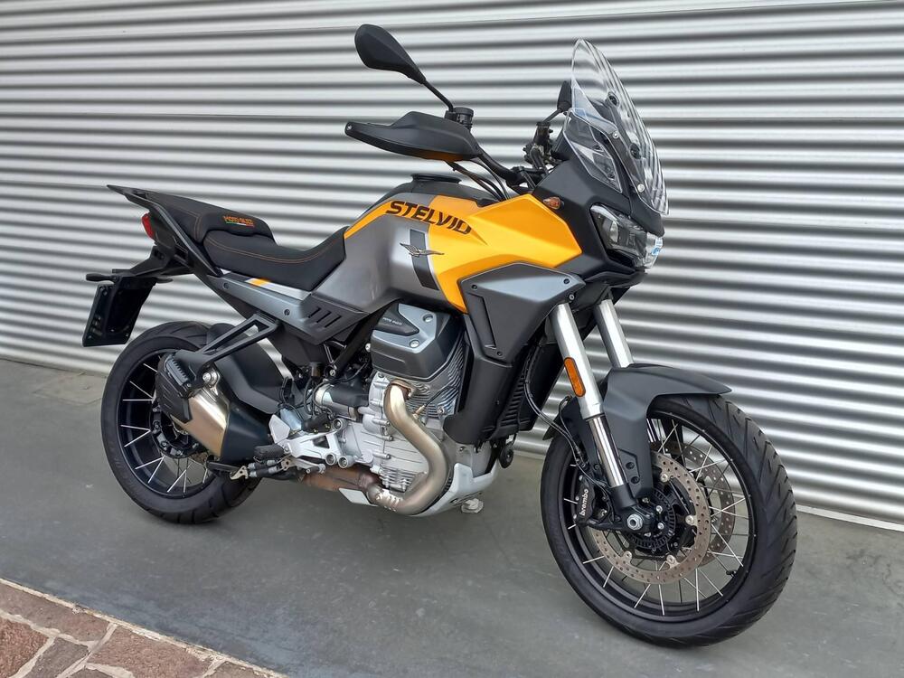 Moto Guzzi Stelvio (2024 - 26) (4)