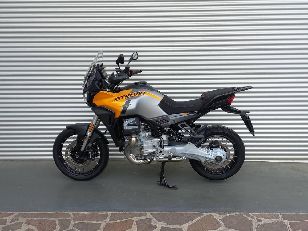 Moto Guzzi Stelvio (2024 - 26) (6)