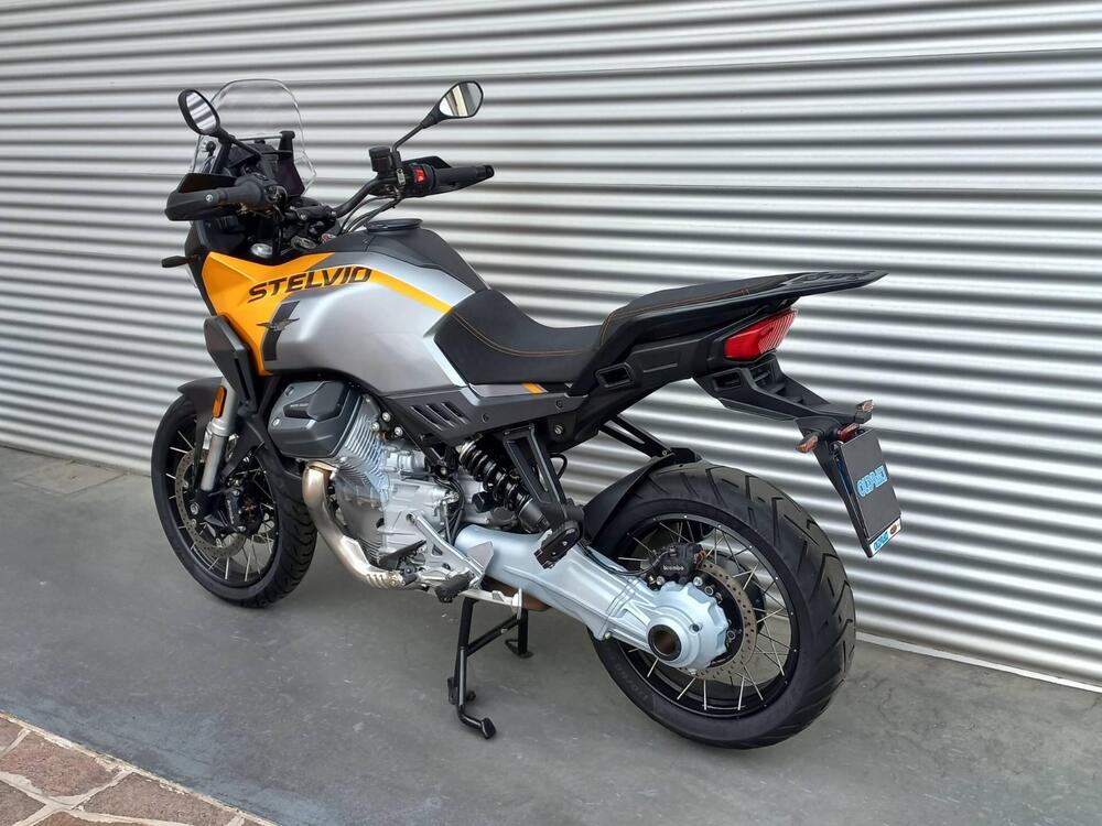 Moto Guzzi Stelvio (2024 - 26) (7)