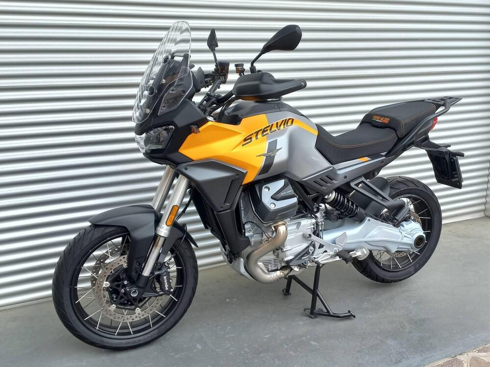 Moto Guzzi Stelvio (2024 - 26) (5)