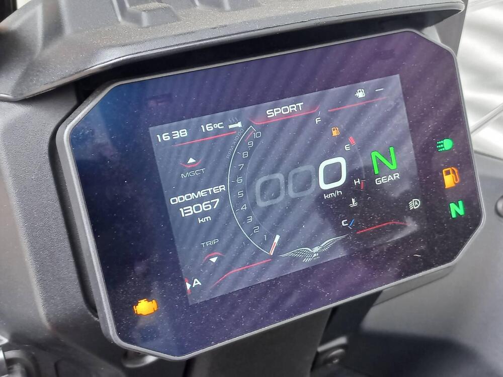 Moto Guzzi Stelvio (2024 - 26) (9)