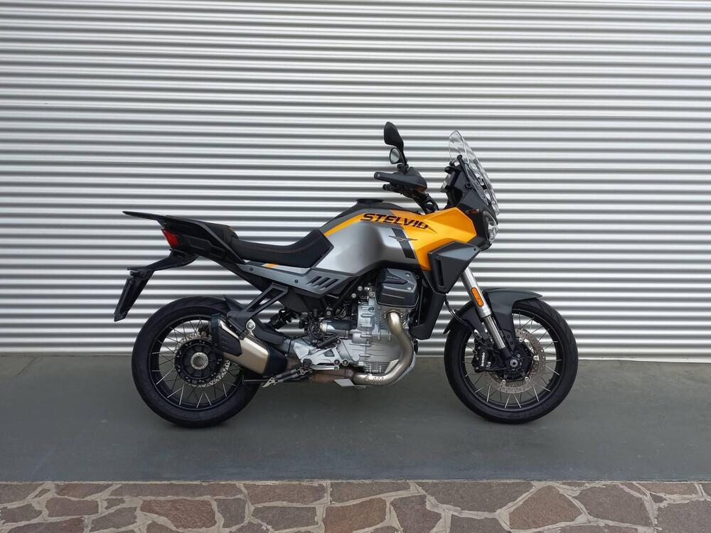 Moto Guzzi Stelvio (2024 - 26) (2)