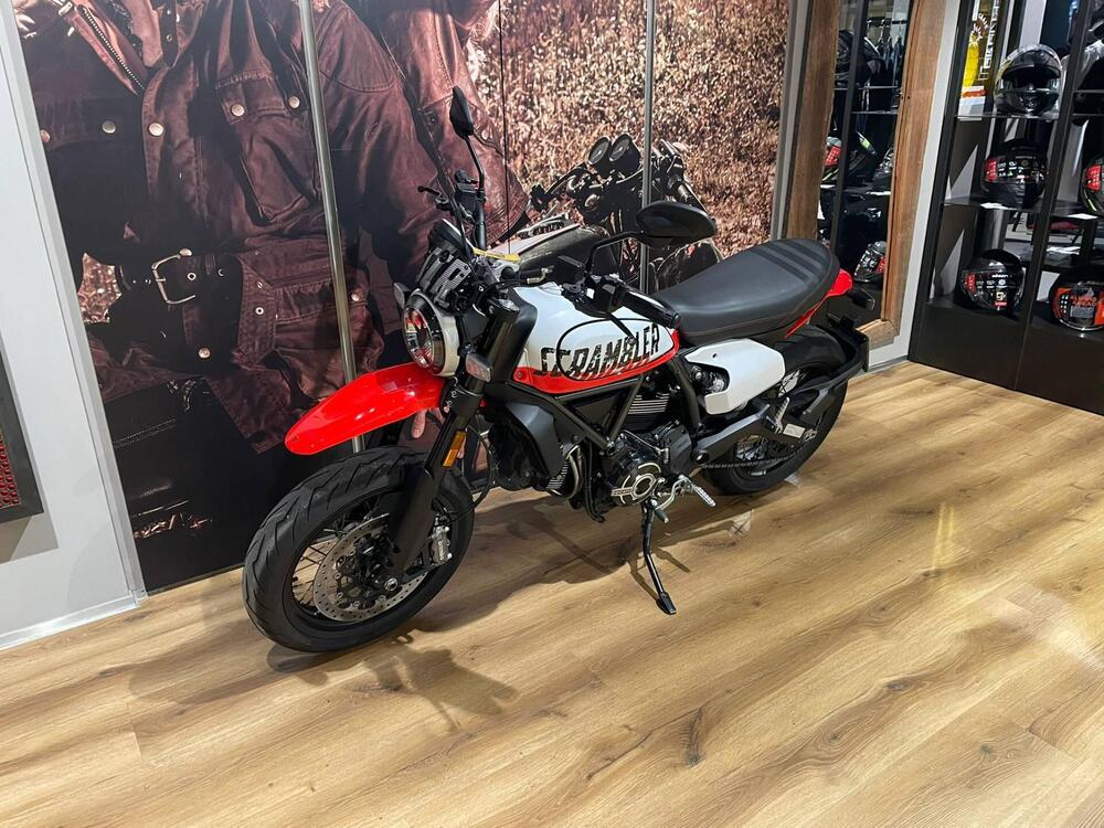 Ducati Scrambler 800 Urban Motard (2022) (2)