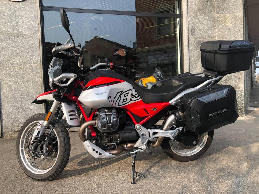 Moto Guzzi V85 TT (2024 - 26) (2)