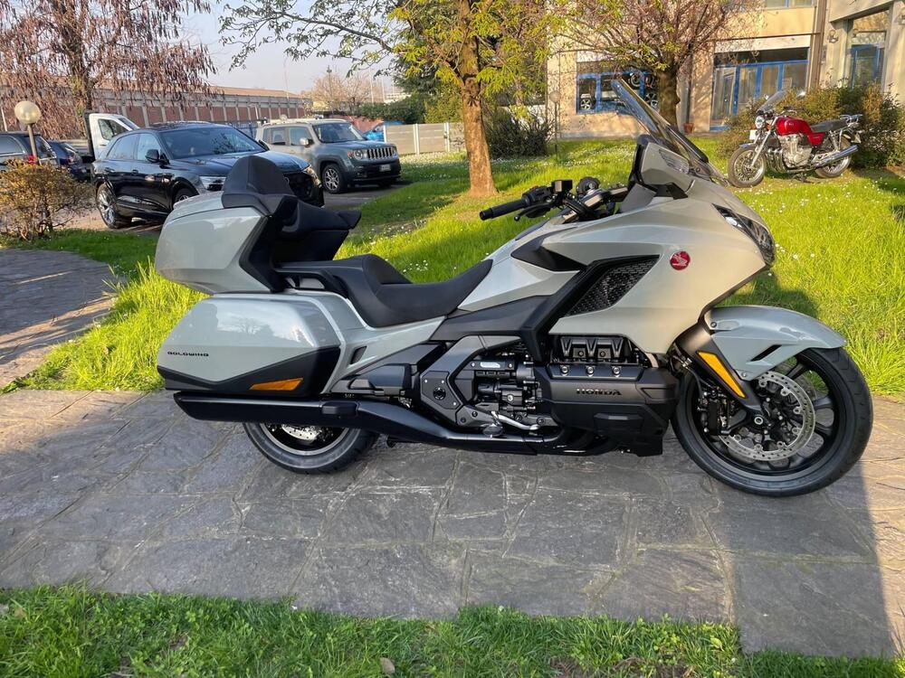 Honda GL 1800 Gold Wing Tour (2025 - 26) (2)