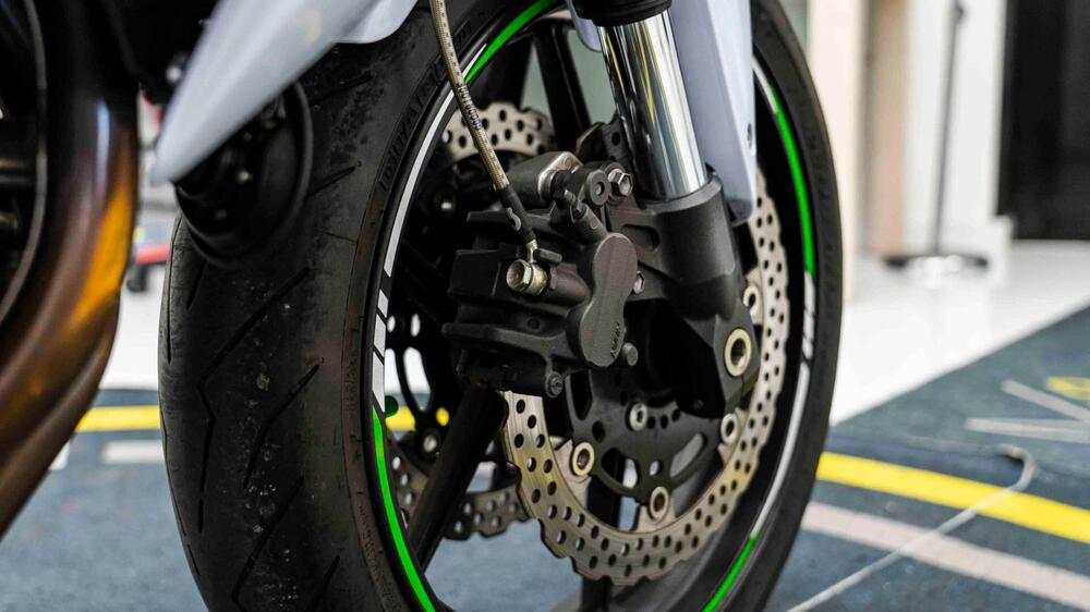 Kawasaki Z 750 (2007 - 14) (19)