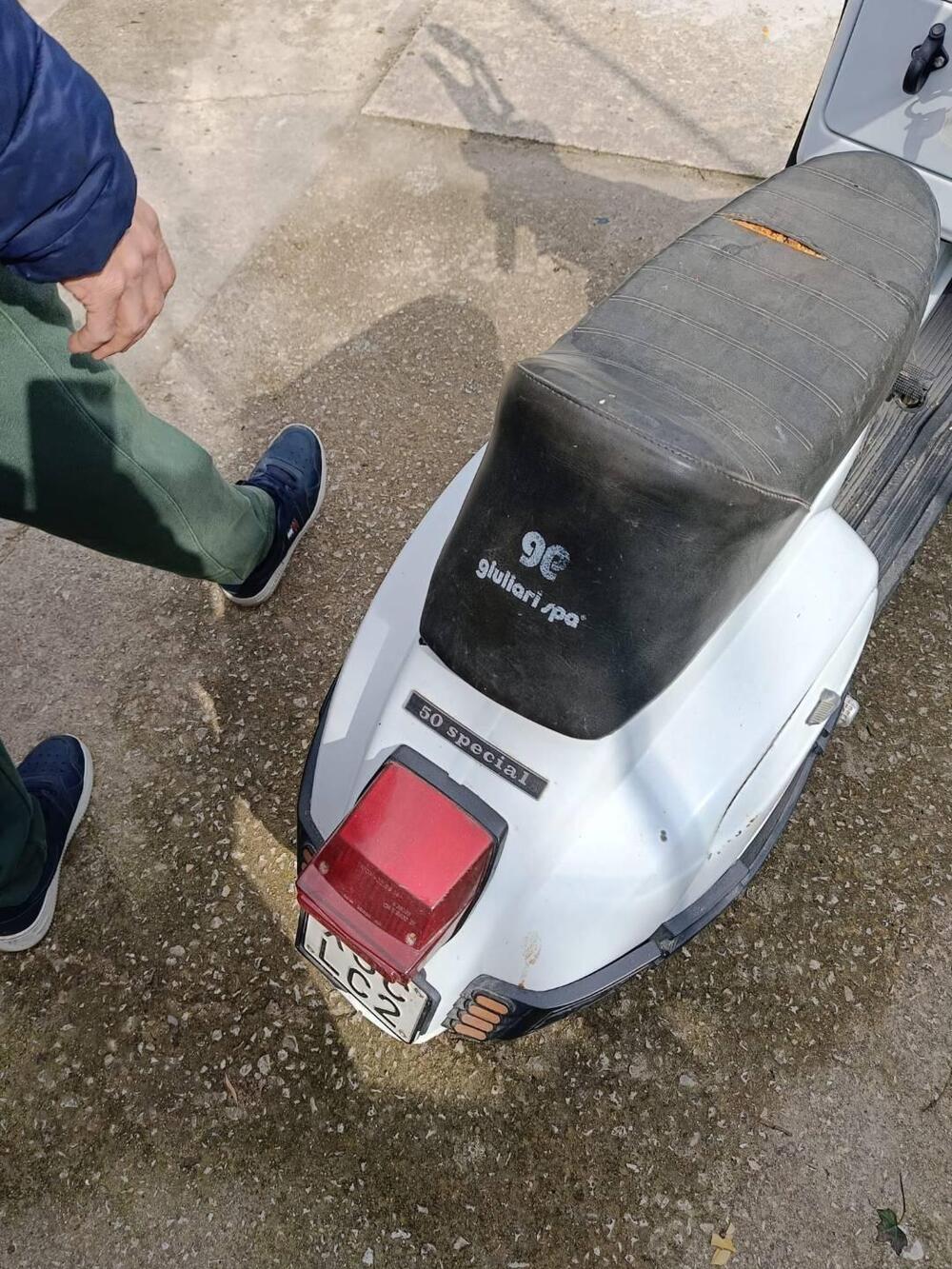 Piaggio Vespa 50 special (4)