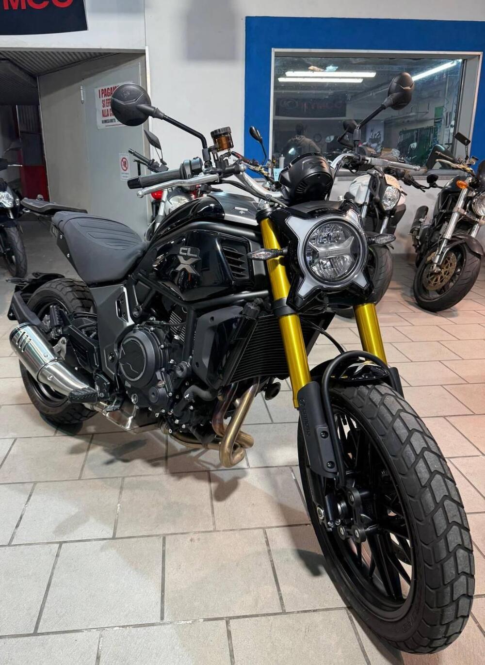 CFMOTO 700CL-X Heritage (2021 - 26)