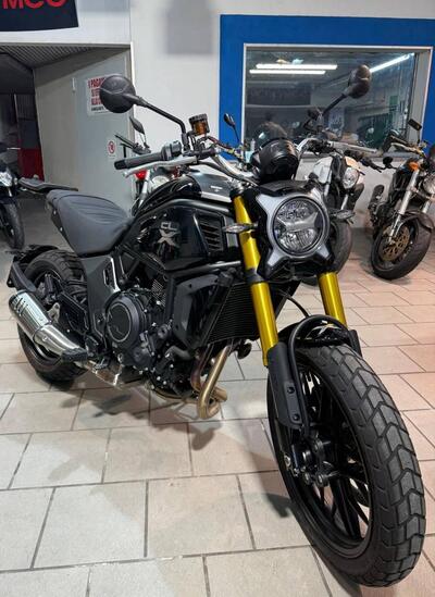 CFMOTO 700CL-X Heritage (2021 - 26) usata