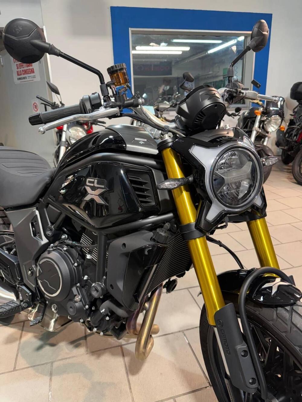 CFMOTO 700CL-X Heritage (2021 - 26) (2)