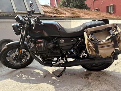 Moto Guzzi V7 Stone (2021 - 24) usata