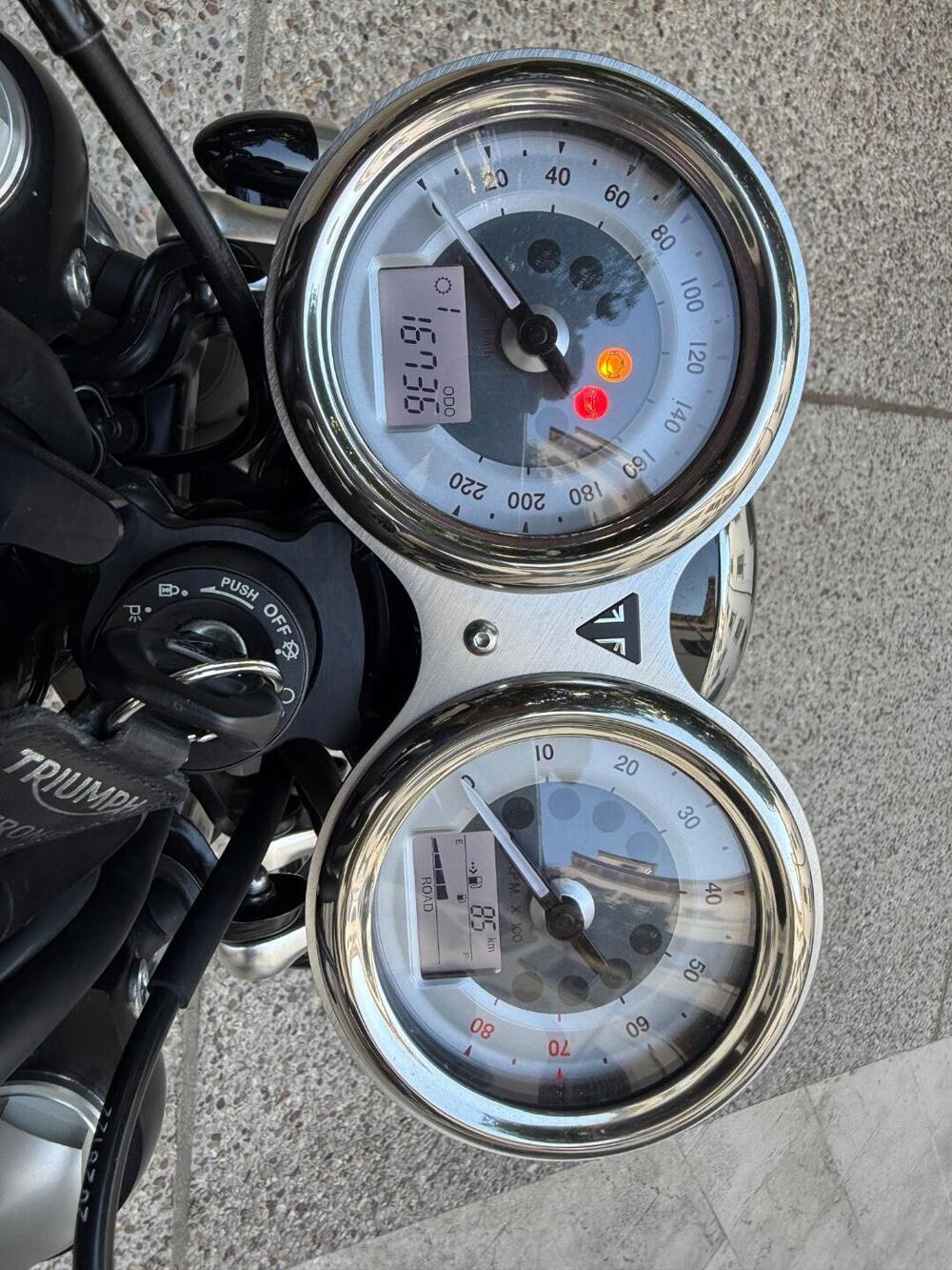 Triumph Thruxton 1200 (2017 - 20) (6)